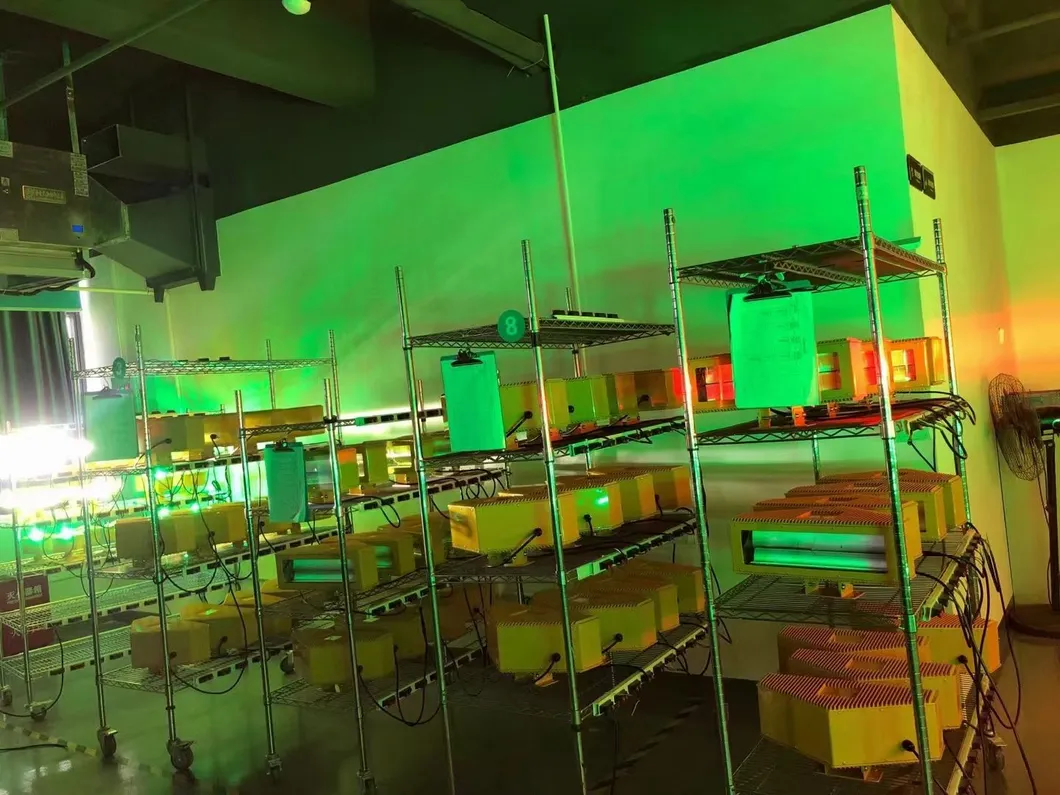 LED luchtvaartobstructielamp IP66 waterdicht Rood-wit Dubbelkop Ingebouwde fotocel Vliegtuigobstructiewaarschuwingslicht LED lage intensiteit 2